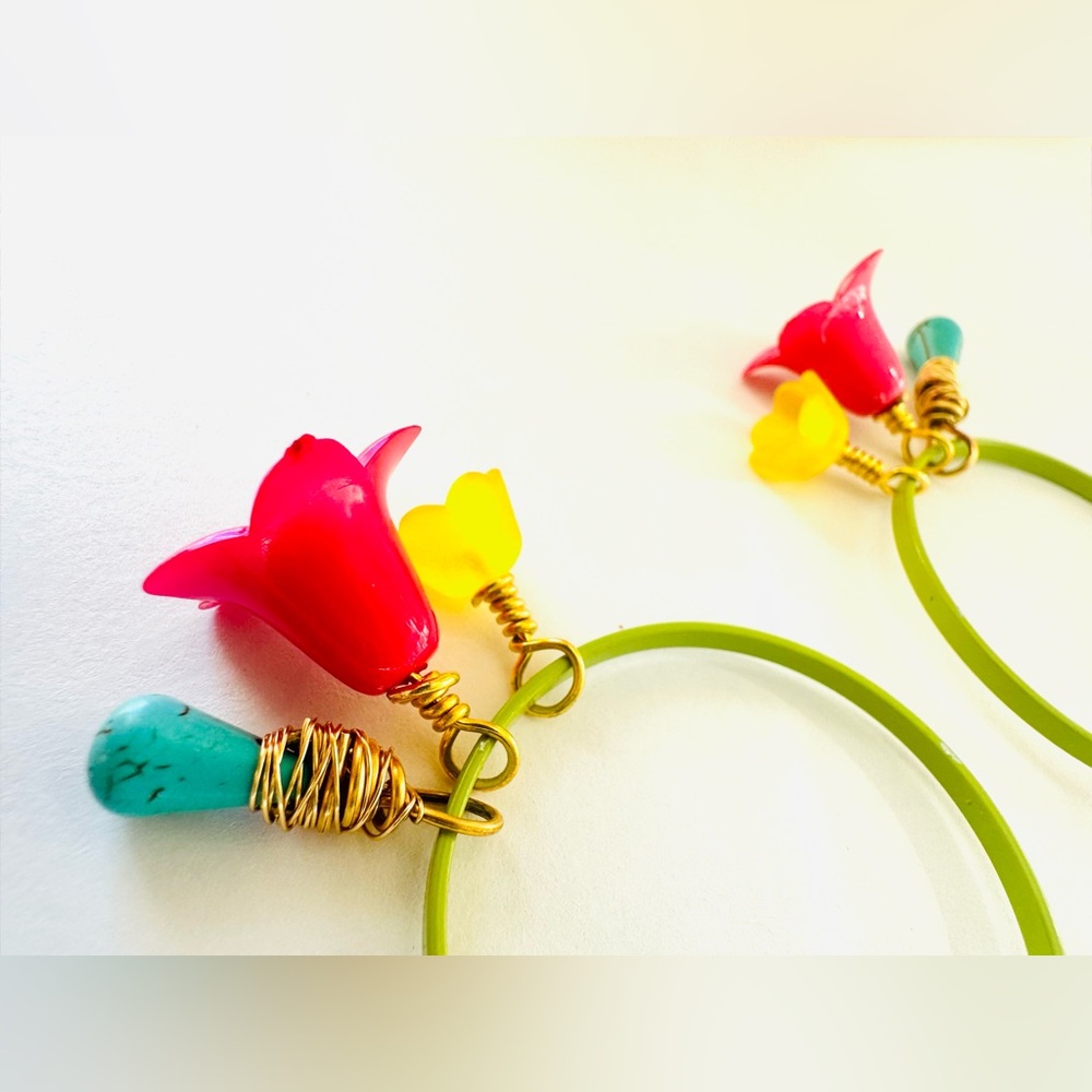 Interchangeable Hoop Earrings - Picture 9 of 10